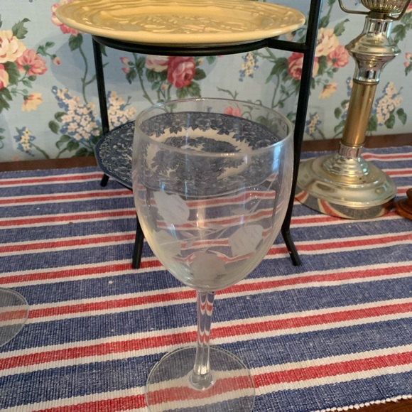 Set of 4 each wine and champagne Pfaltzgraff glasses. - Picture 4 of 4